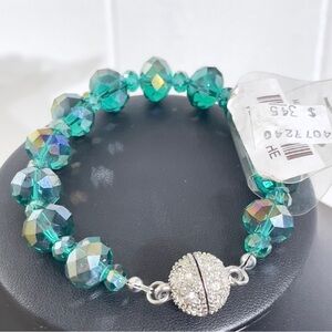 Sparkling Green Beaded Bracelet with Rhinestone Magnetic Clasp